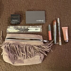 Anastasia Beverly Hills Brow Essentials Set with Fringe Bag